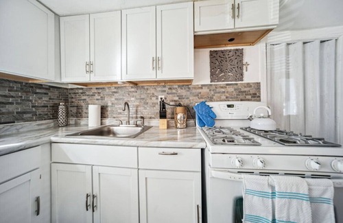 Garfield Heights House | 3 BR Home in South Cleveland w Easy Access to Cleveland Clinic, UH Hospitals, Hopkins Airport