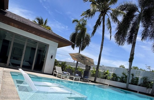 Cherngtalay Villa | 3 BR Pool Villa - Daily Cleaning - Walk to Bangtao Beach, Shops and Restaurants