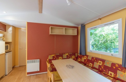 Saint-Martial-de-Nabirat House | 3★ Campsite in Périgord Noir – Mobile Home with Pool, Fishing & Family Activities