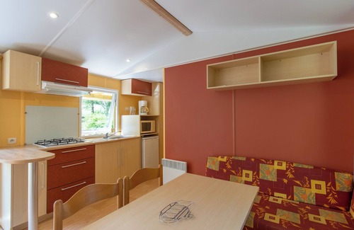 Saint-Martial-de-Nabirat House | 3★ Campsite in Périgord Noir – Mobile Home with Pool, Fishing & Family Activities