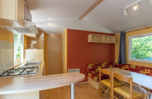 Saint-Martial-de-Nabirat House | 3★ Campsite in Périgord Noir – Mobile Home with Pool, Fishing & Family Activities