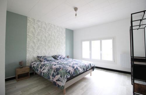 Thierville-sur-Meuse Apartment | 3 chambres - Très grand jardin privée - Terrasse Privée - Garage vélo et moto - Parking voiture privée dans la propriété - Géré par Presta-Zen'Services