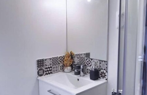 Saint-Quentin Apartment | 3-Charming stay in a renovated farmhouse
