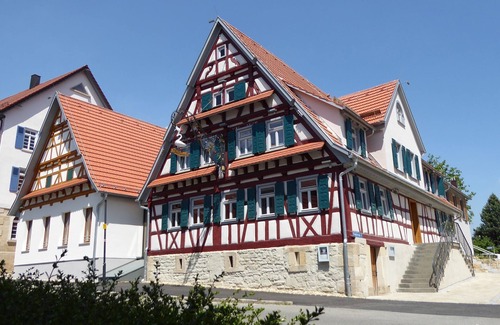 Nehren Apartment | 3 Dicke Eiche Zimmer, 31qm, 1 Schlafraum, max. 2 Personen