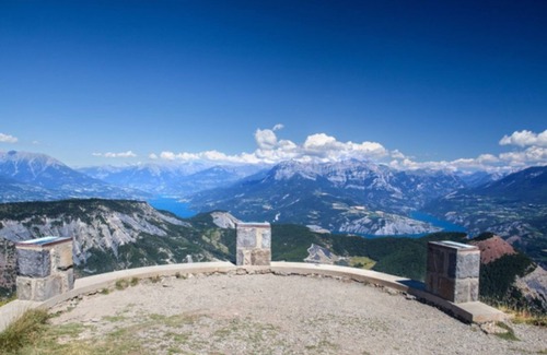 Theus Ski Chalet | 3 epis lodging in Theus. Renovated farmhouse, heart of Serre-Ponçon Country