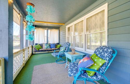 Hampstead House | 3 Mi to Beach Home with Fire Pit in Hampstead!