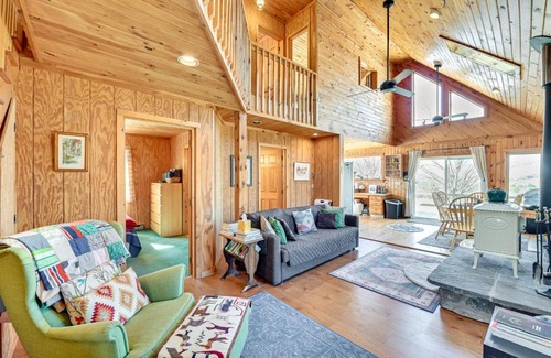 Hobart House | 3 Mi to Catskill Trail Stamford Cottage with Views