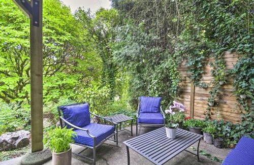 Lair Hill Apartment | 3 Mi to Downtown Portland Lush Flat with Fire Pit