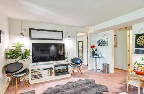 Lair Hill Apartment | 3 Mi to Downtown Portland Lush Flat with Fire Pit