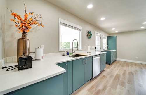 Terrace Heights House | 3 Mi to Dtwn: Family Home w/Garden & EV Charger