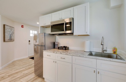 Wareham Apartment | 3 Mi to Onset Beach: Sleek Apartment in Wareham