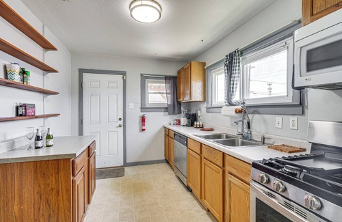 Pueblo House | 3 Mi to Riverwalk: Mountain-View Pueblo Home!