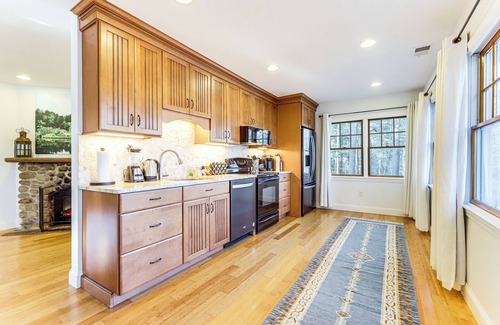 Mansfield Depot Apartment | < 3 Mi to UConn: Peaceful Home on Pine lake