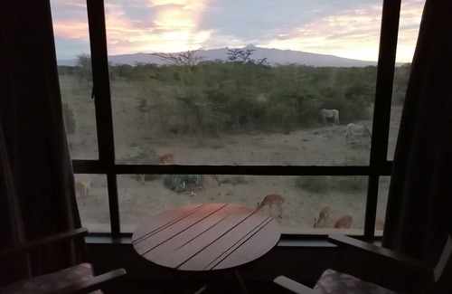 Nanyuki Villa | 3 mins from Olpejeta Conservancy with stunning Mt. Kenya Views - 4 BR Villa