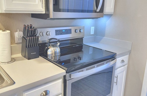 Table Rock Condo | 3 Pools, Hot Tub, Sports Courts, Resort, Golf, Gorgeous All New Condo!