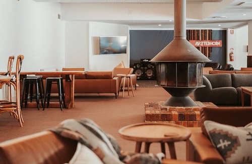 Perisher Valley Hotel | 3 Share - 3 Share Room - Perisher Village Views