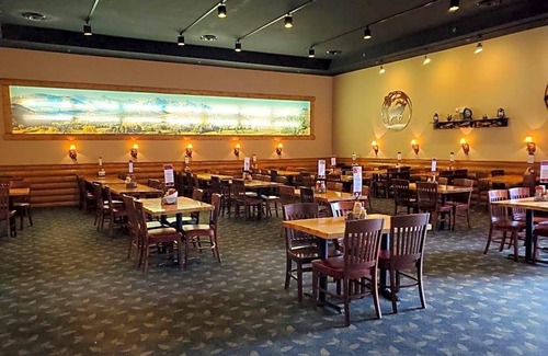 Oglesby Hotel | 3-star hotel ∙ Grand Bear Resort at Starved Rock
