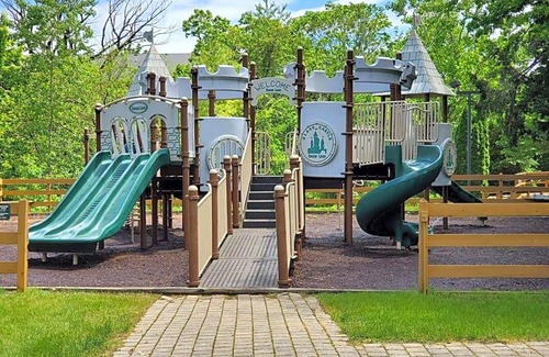 Oglesby Hotel | 3-star hotel ∙ Grand Bear Resort at Starved Rock