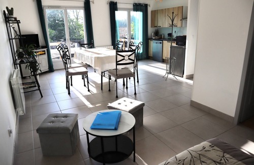 Saint-Ciers-dAbzac House | 3-star tourist accommodation in the Bordeaux wine region - free parking