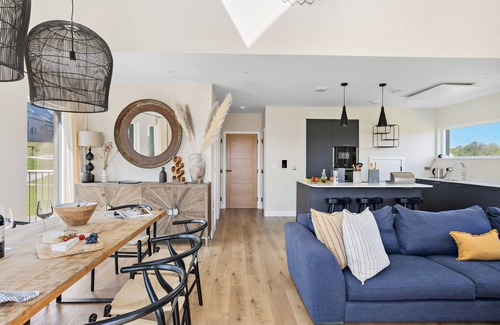 North Buckland House | 3 The Vista, Willingcott Nr Woolacombe - Hot tub/Pet friendly/On-site pool/EV Charger/Ecohome