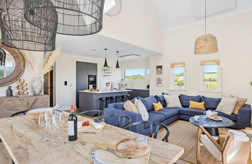 North Buckland House | 3 The Vista, Willingcott Nr Woolacombe - Hot tub/Pet friendly/On-site pool/EV Charger/Ecohome