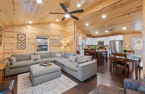 Streetman Cabin | 3 Waterfront Cabins w/Private Dock+Fishing+Fire Pit