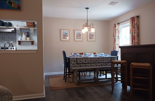 Garden City House | 3 WEEK Minimum. 2BR/2BA House, GREAT LOCATION! Clean,Parking,Fenced Yard.