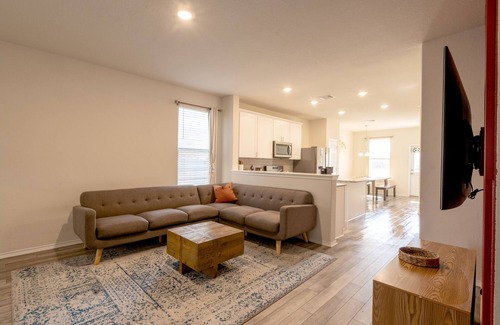 Buda House | 30+Day Furnished Staycation 20 Min. From Downtown Austin~Office~Pets~LazyRiver