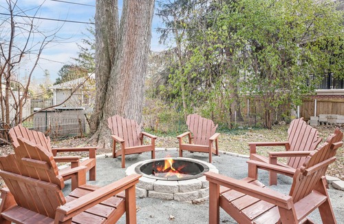 Madison House | 30+ Day Only. Pet-Friendly Rental in Prime Location – Near UW, Parks, & Dining!