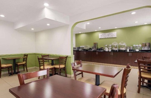 Cave Spring Hotel | 30 m² Hotel ∙ 127 guests