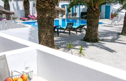 Perissa Hotel | 30 m² Hotel ∙ 4 guests