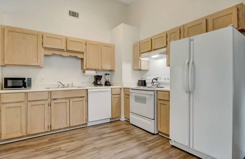 Savannah House | 30 Mins to Downtown - Lovely at Laurelwood