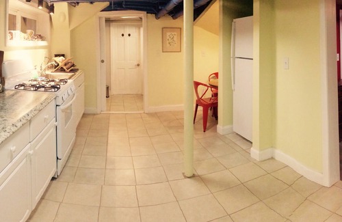 West Cambridge Apartment | 30 night min, Private, Historic, Near Fresh Pond, Charles rvr, shops, Hvd Sqr