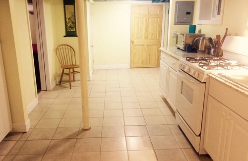 West Cambridge Apartment | 30 night min, Private, Historic, Near Fresh Pond, Charles rvr, shops, Hvd Sqr