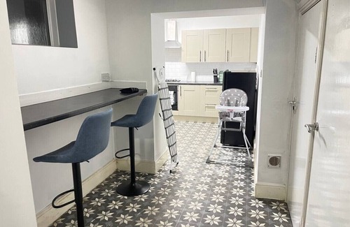 South Shore House | 30% OFF Monthly Stays - 6Bed House - Sleeps 16+