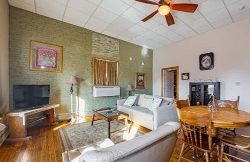Du Quoin Apartment | 30 West · The View · Scenic Escape near Fairground
