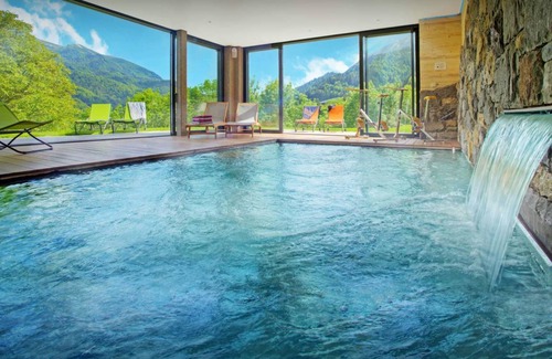 Les Clefs Ski Chalet | 300 m² Chalet ∙ 6 bedrooms ∙ 12 guests