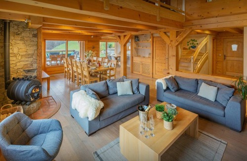Les Clefs Ski Chalet | 300 m² Chalet ∙ 6 bedrooms ∙ 12 guests