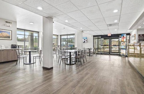 Orchard District Hotel | 300 m² Hotel ∙ 6 guests