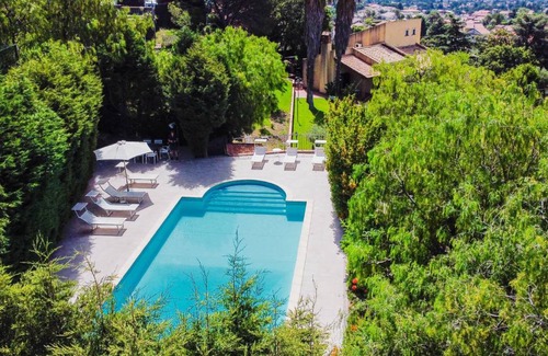Pedara House | 300 m² House ∙ 4 bedrooms ∙ 11 guests