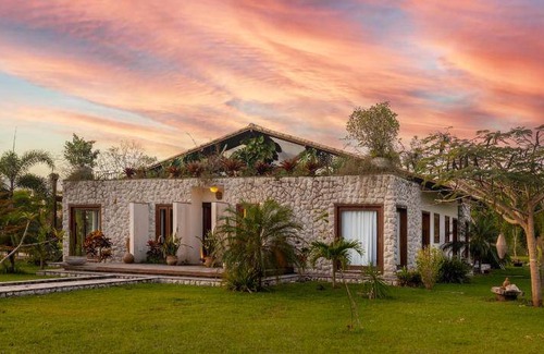 Conceicao da Barra Resort | 300 m² Resort ∙ 4 bedrooms ∙ 16 guests