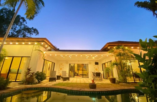 Pratumnak Hill Villa | 300 m² Villa ∙ 5 bedrooms ∙ 16 guests