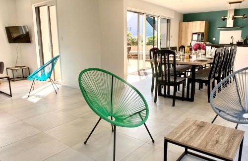 Trevignon House | 300m de la mer, villa moderne spacieuse 6-12 pers à Trévignon