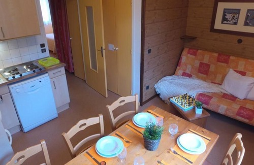 Lelex Apartment | 300m from resort center, swimming pool, parking, tv, ski locker, 36m², Lélex