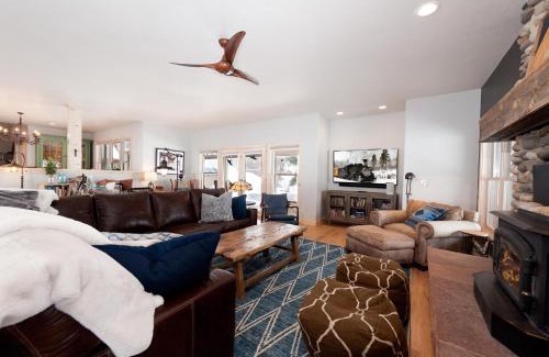 Mancos House | 3076 W Highway 160 - Combo
