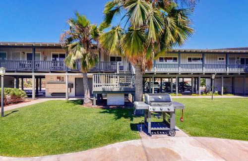 Carlsbad Village Apartment | 3080 Lincoln St #16