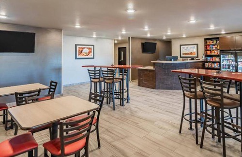 Randolph Center Hotel | 31 mΒ² Hotel β 4 guests