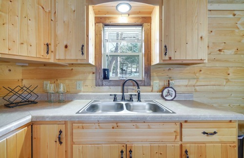 La Grange Cabin | 31 Mi to Louisville: Cabin on 235 Acres!