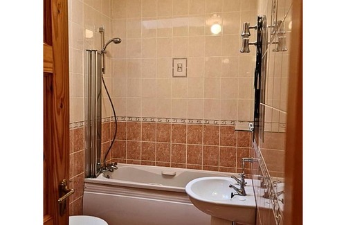 Iascaigh House | 31 Riverbank