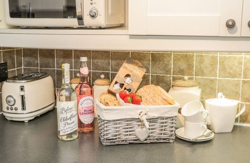Bridgnorth Cottage | 31 RIVERSIDE, pet friendly, character holiday cottage in Bridgnorth